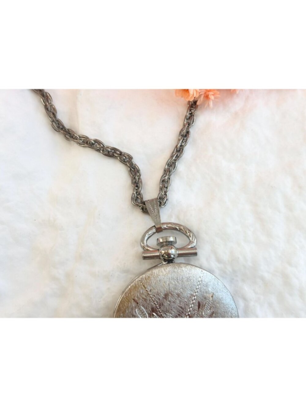 Locket Floral Carved Matte Silver Toned Vintage Jumbo Pendant Necklace - 24" - Picture 3 of 16